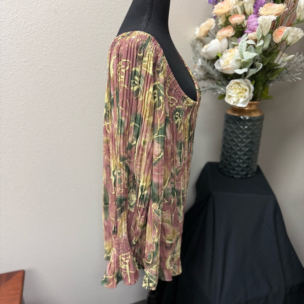Dress-U-II by Sharon 3X Floral Crinkle Peasant Blouse. Green, Pink. - Picture 4 of 7
